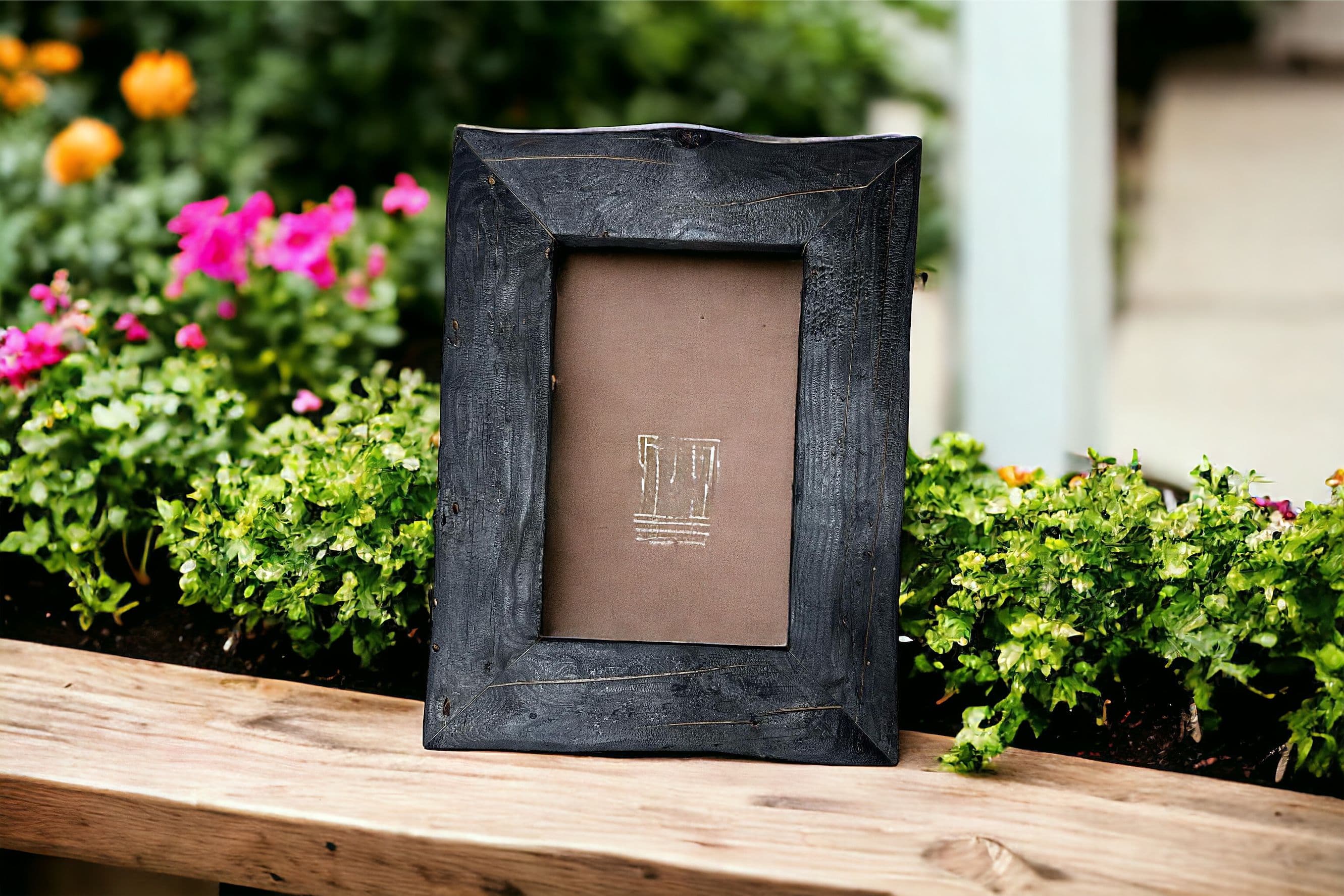 Spálený rám na obraz